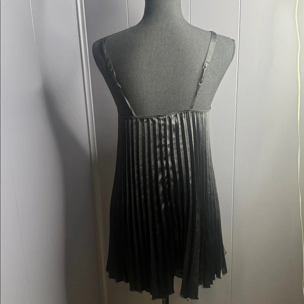 Victoria’s Secret pleated black babydoll - Picture 4 of 5